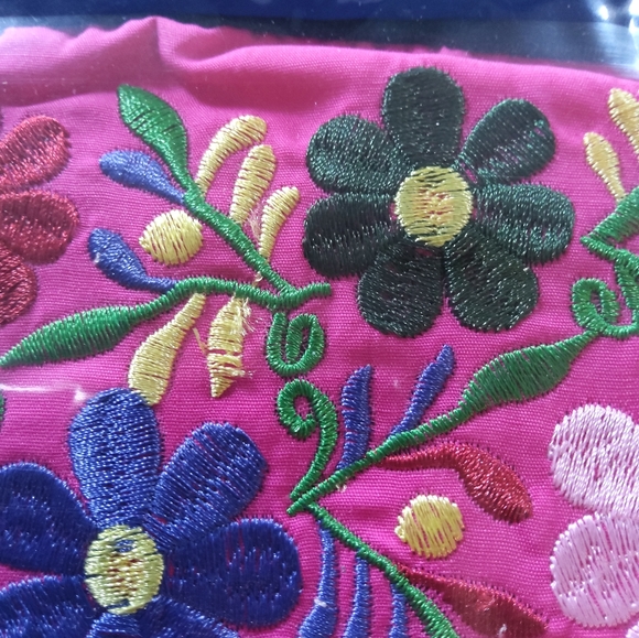 🎯 3 FOR $10 🎯 Face Mask - Picture 2 of 3